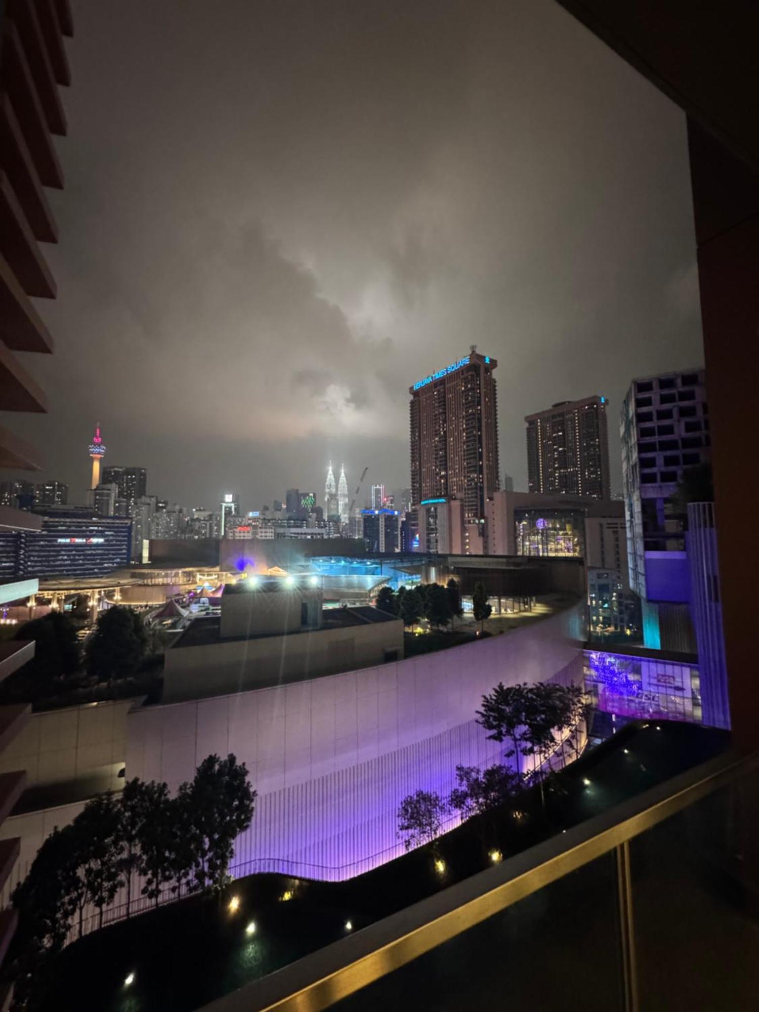 Infinity Pool Suite Bukit Bintang Lalaport Bbcc Kuala Lumpur Eksteriør billede